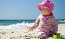 Baby am Sommer Strand